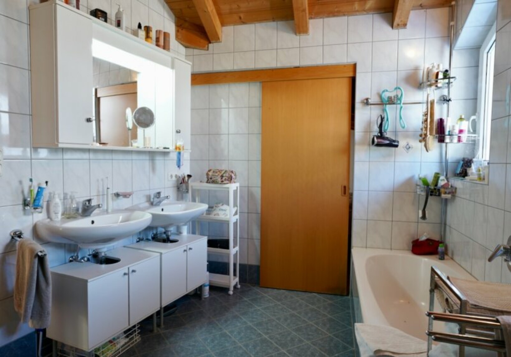 DOPPELHAUSHÄLFTE MIT EINLIEGERWOHNUNG NATURNAH - Jenewein Immobilienmanagement
