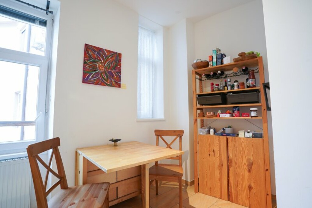Charmante 2-Zimmer Wohnung mit Altbauflair WG-geeignet - Jenewein Immobilienmanagement