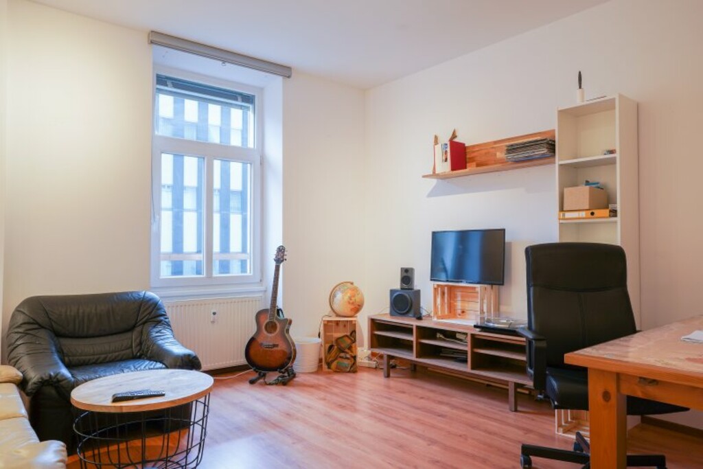 Charmante 2-Zimmer Wohnung mit Altbauflair WG-geeignet - Jenewein Immobilienmanagement