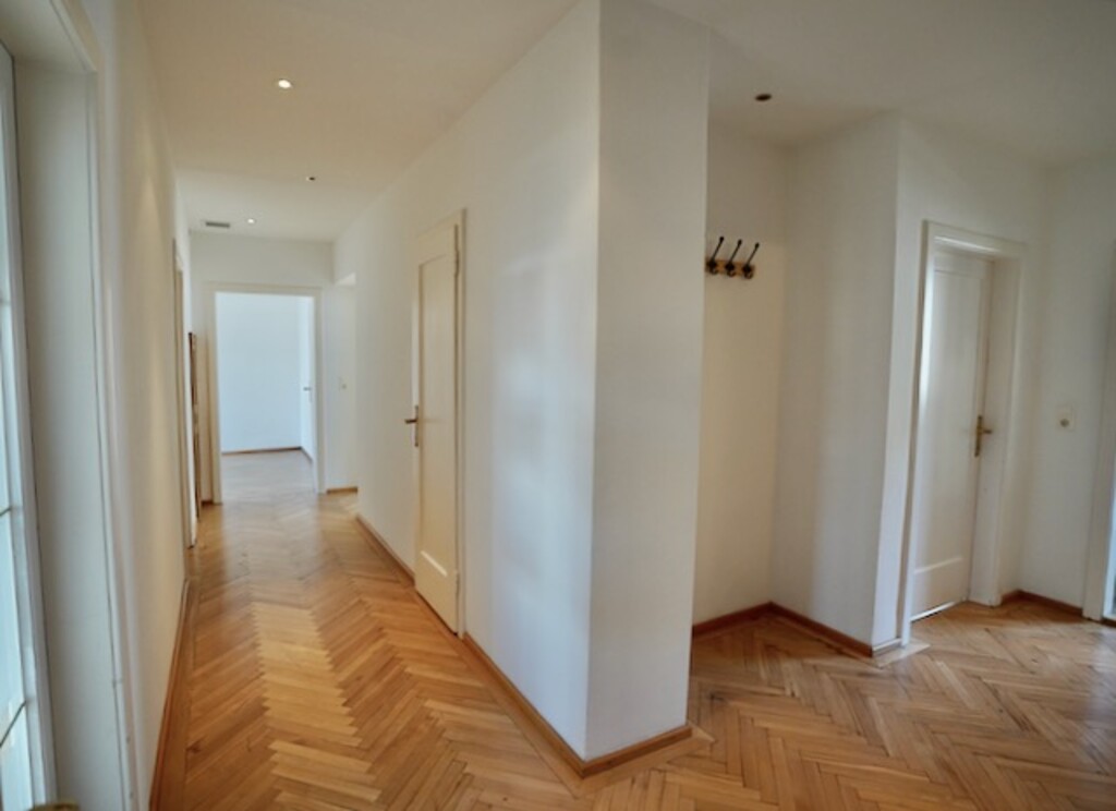 Charmante 4-Zimmerwohnung mit Kaminofen - Jenewein Immobilienmanagement