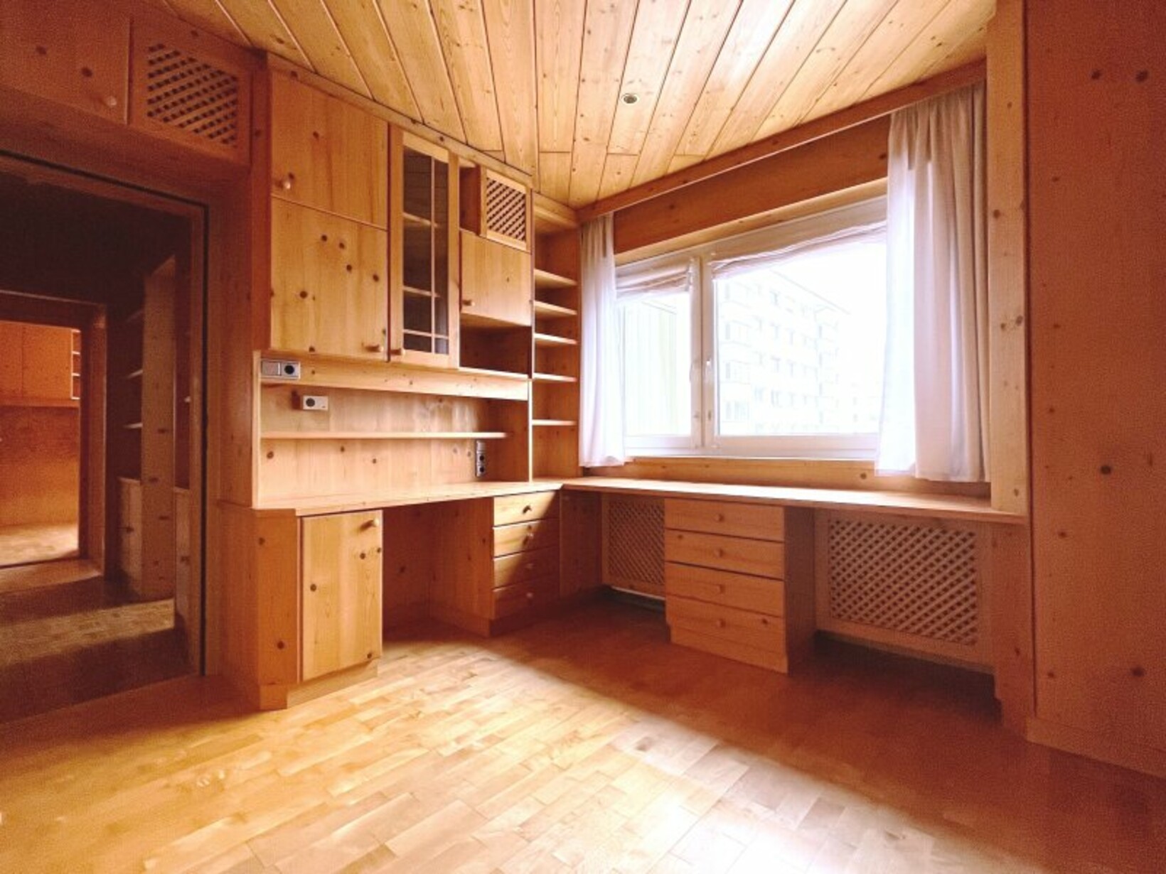 PREISREDUKTION *** 5-Zimmer Wohnung mit Potential zur Umgestaltung - Jenewein Immobilienmanagement