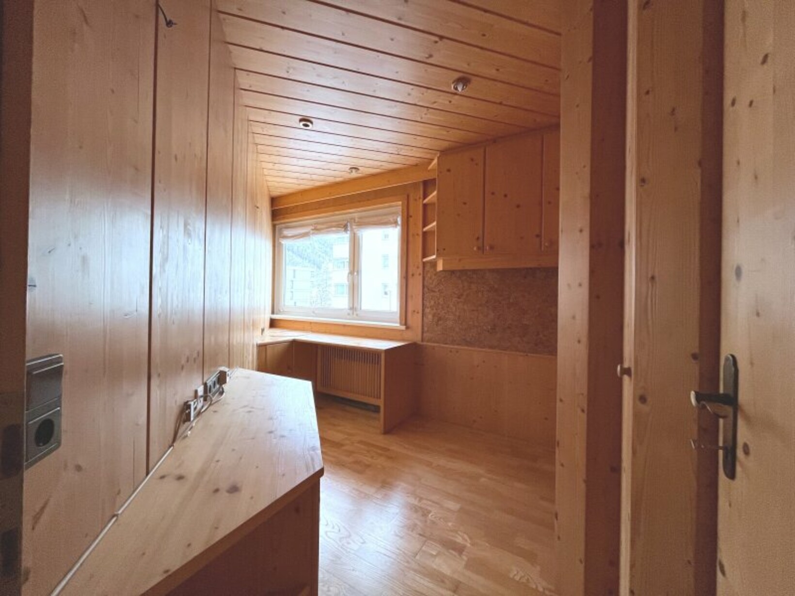 PREISREDUKTION *** 5-Zimmer Wohnung mit Potential zur Umgestaltung - Jenewein Immobilienmanagement