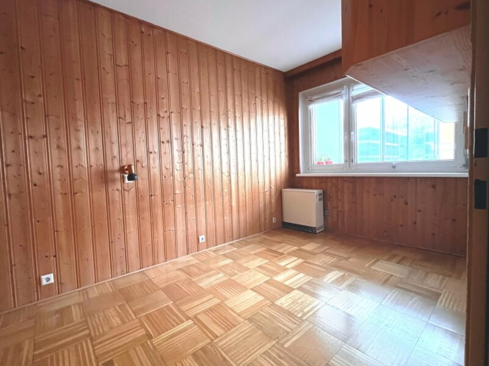 PREISREDUKTION *** 5-Zimmer Wohnung mit Potential zur Umgestaltung - Jenewein Immobilienmanagement