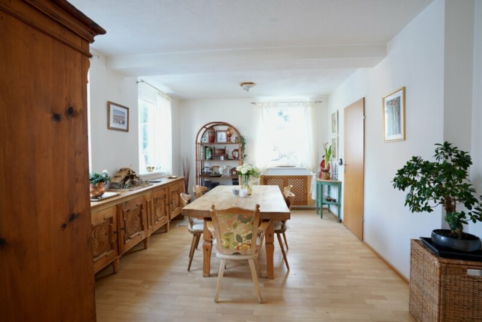 DOPPELHAUSHÄLFTE MIT EINLIEGERWOHNUNG NATURNAH - Jenewein Immobilienmanagement