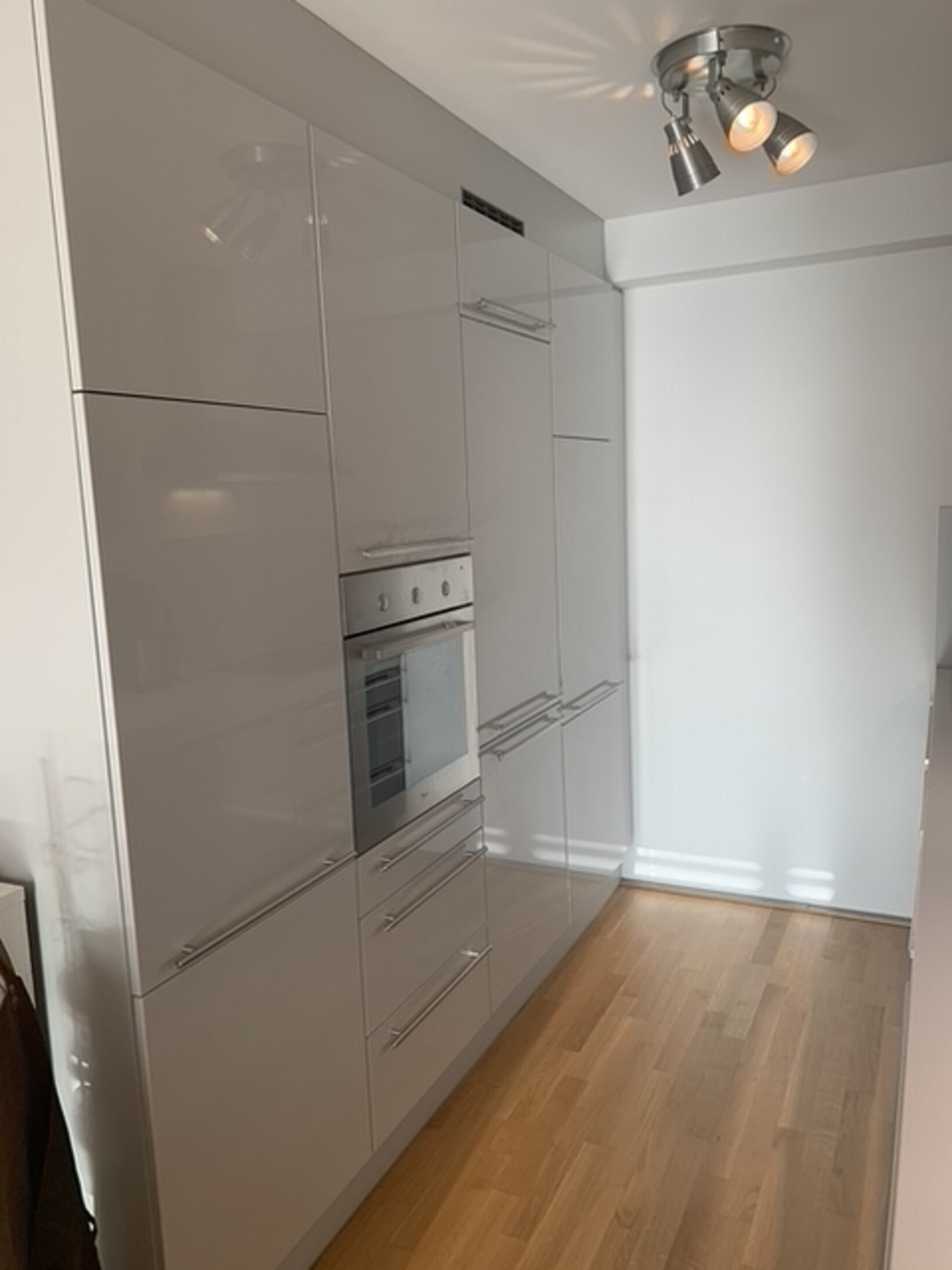 Gepflegte, helle 3-Zimmerwohnung mit Tiefgaragenabstellplatz - Jenewein Immobilienmanagement