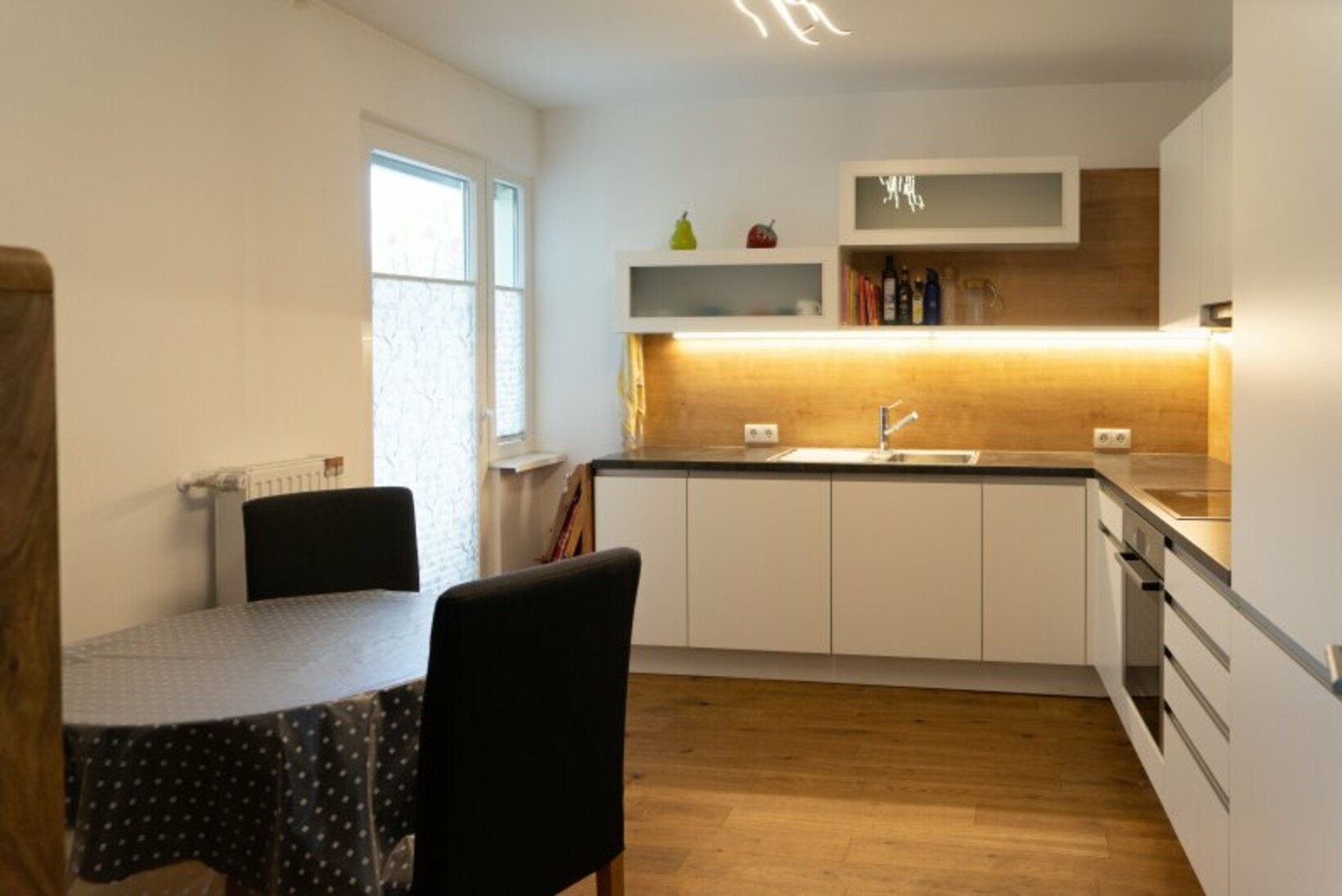 PREISREDUZIERUNG * ZENTRALE 4-Zimmer Wohnung * - Jenewein Immobilienmanagement