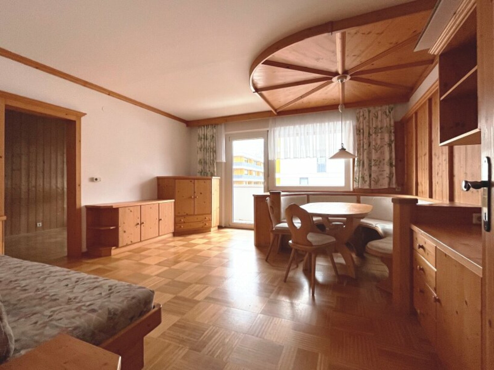 PREISREDUKTION *** 5-Zimmer Wohnung mit Potential zur Umgestaltung - Jenewein Immobilienmanagement
