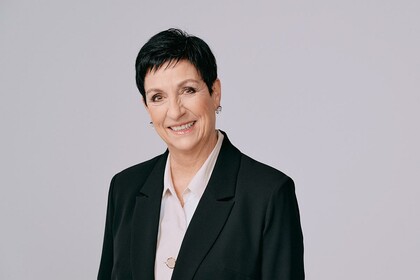 Christine Jenewein Christine Jenewein