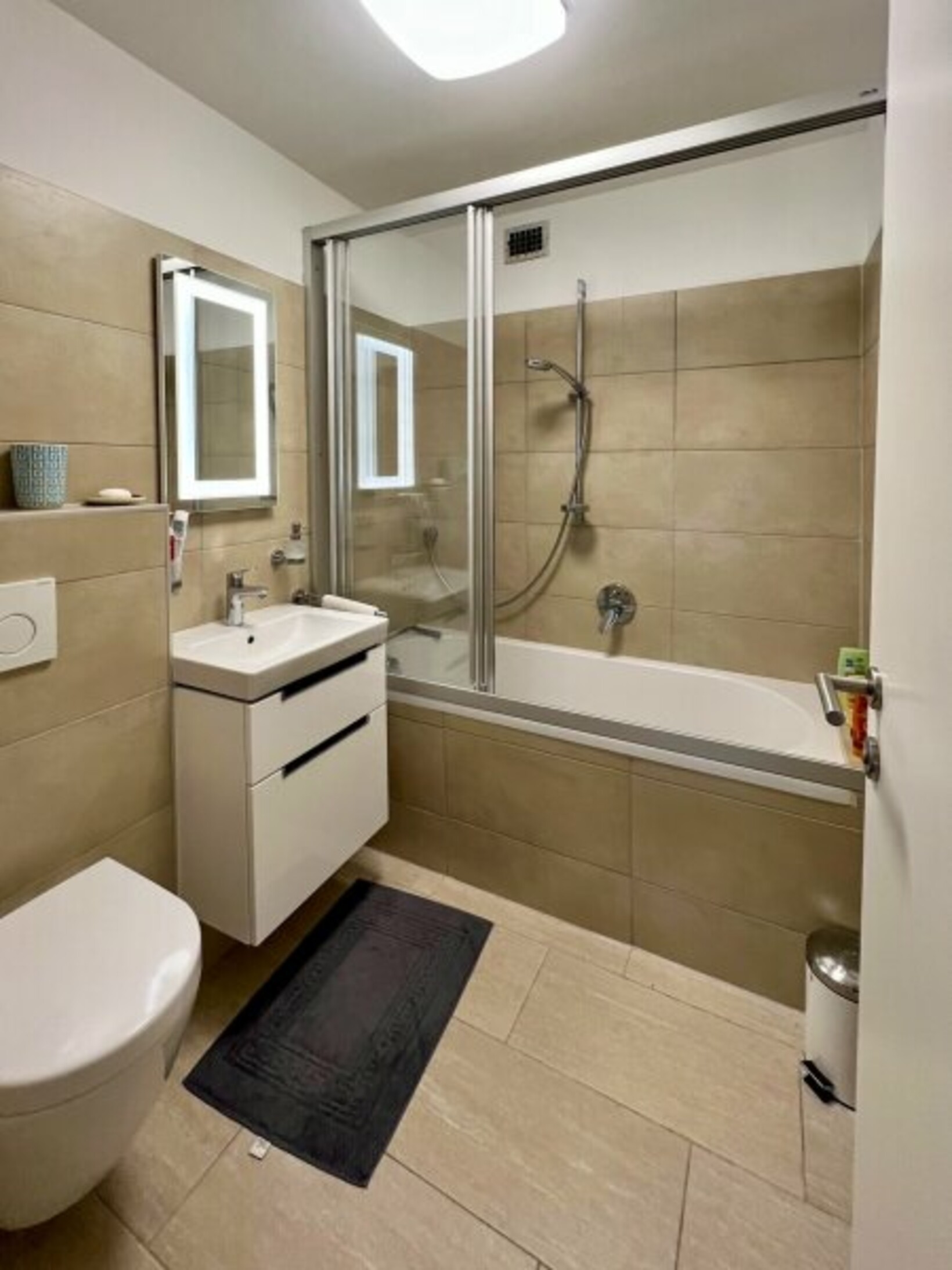 PREISREDUZIERUNG * ZENTRALE 4-Zimmer Wohnung * - Jenewein Immobilienmanagement