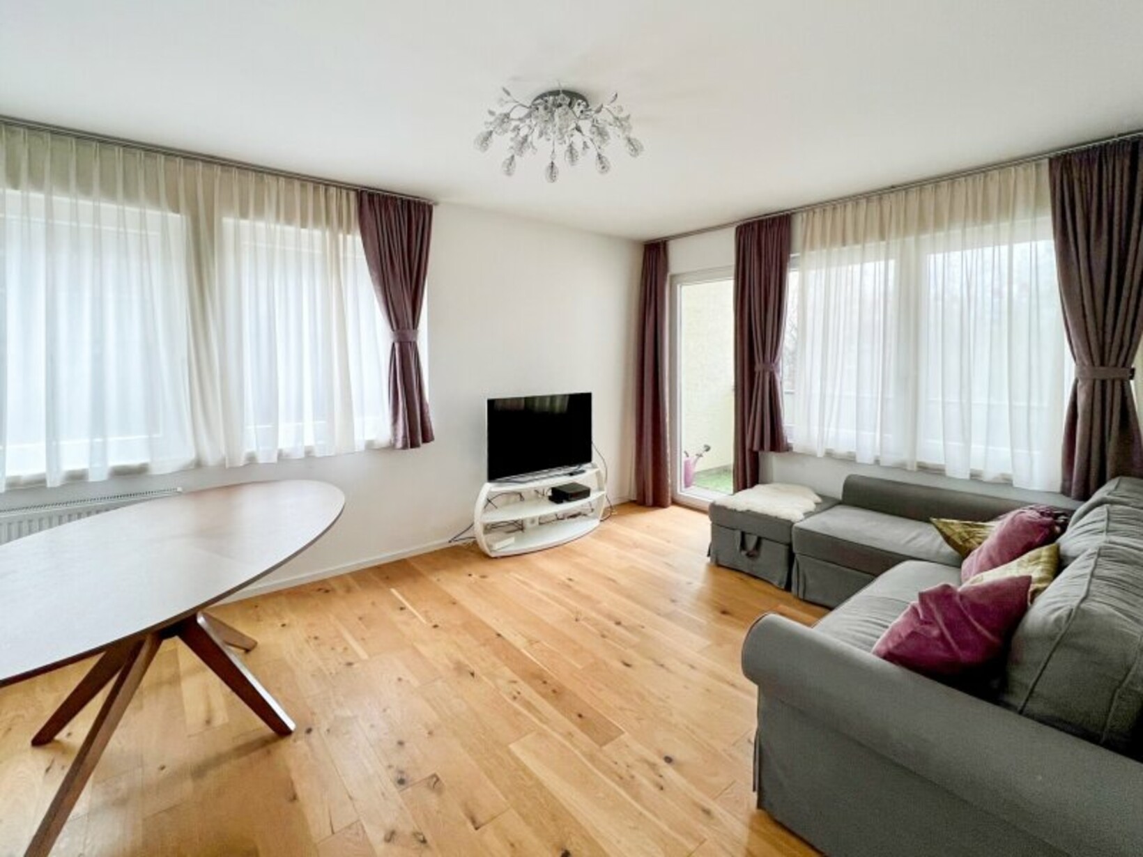 PREISREDUZIERUNG * ZENTRALE 4-Zimmer Wohnung * - Jenewein Immobilienmanagement
