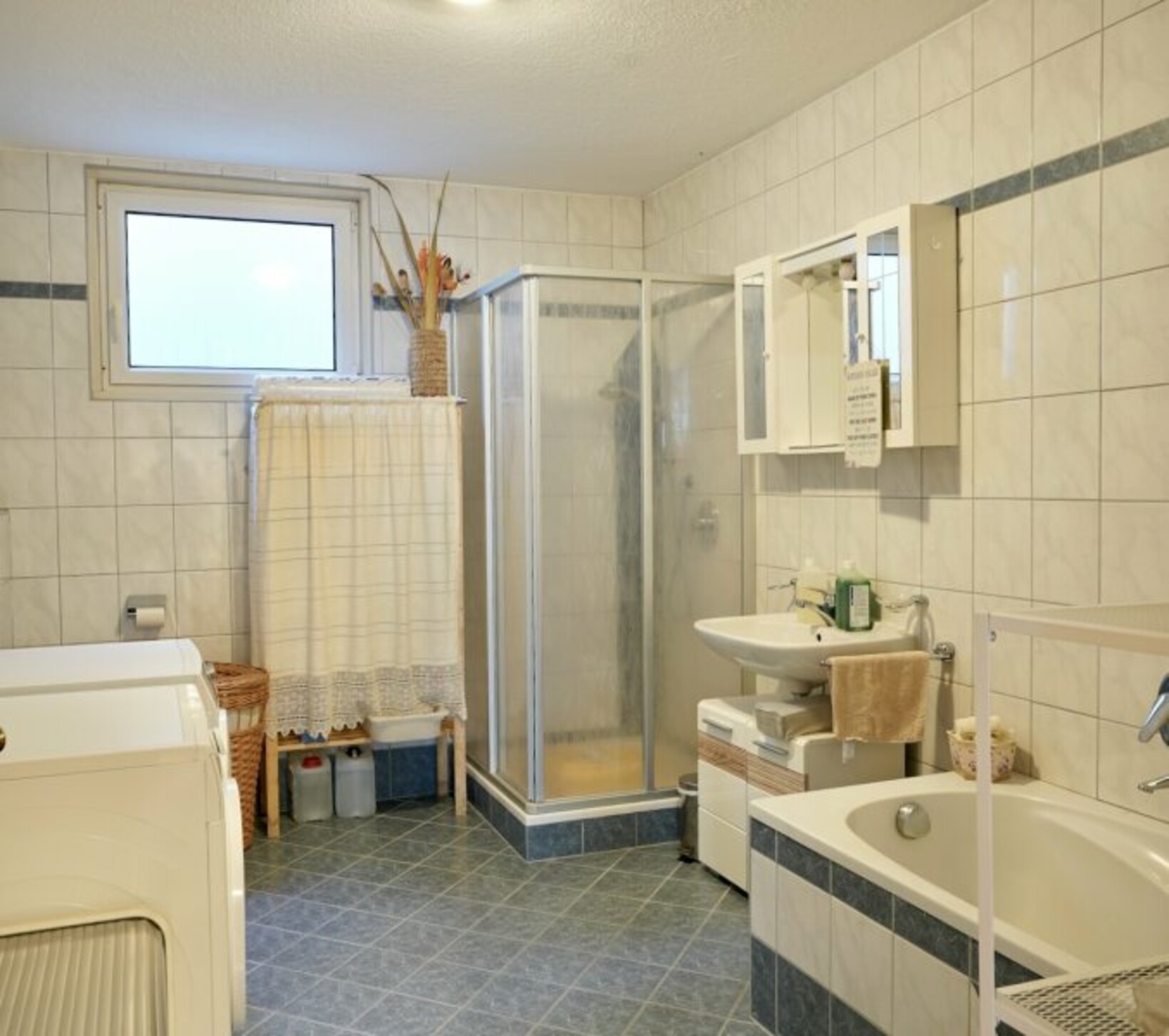 DOPPELHAUSHÄLFTE MIT EINLIEGERWOHNUNG NATURNAH - Jenewein Immobilienmanagement