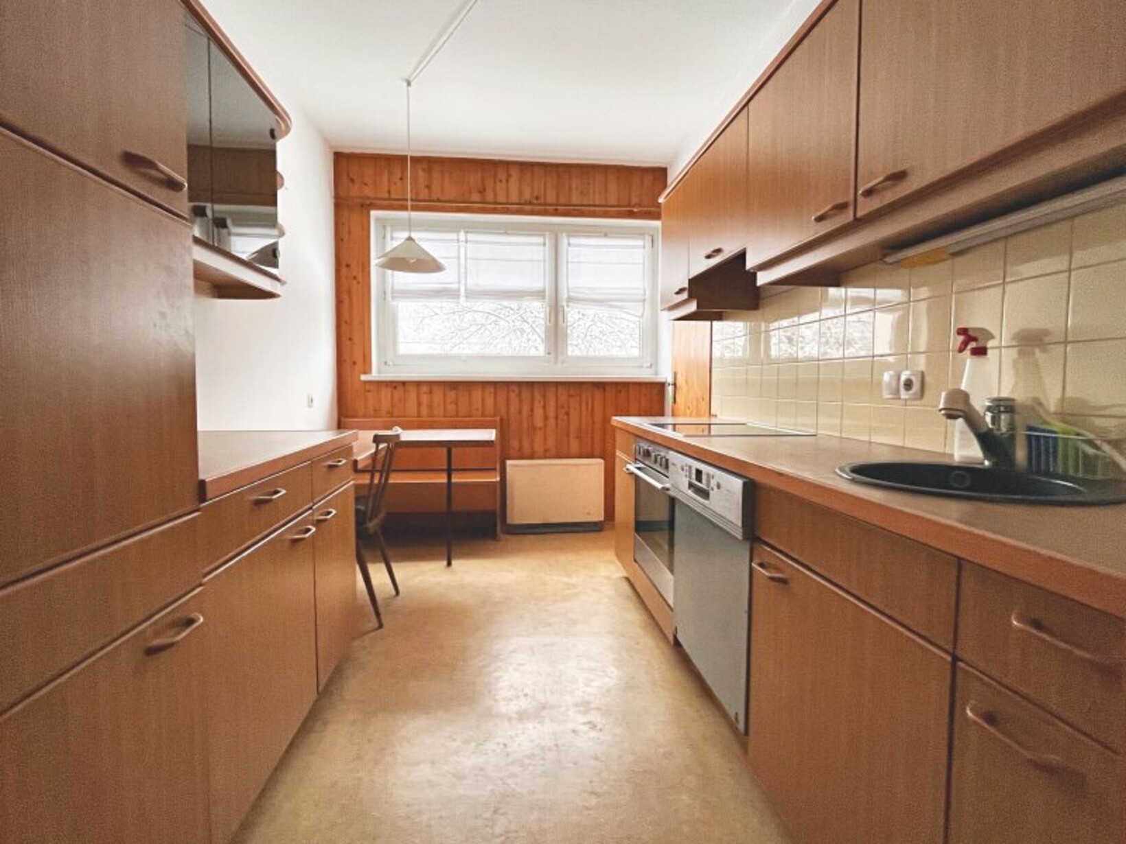 PREISREDUKTION *** 5-Zimmer Wohnung mit Potential zur Umgestaltung - Jenewein Immobilienmanagement